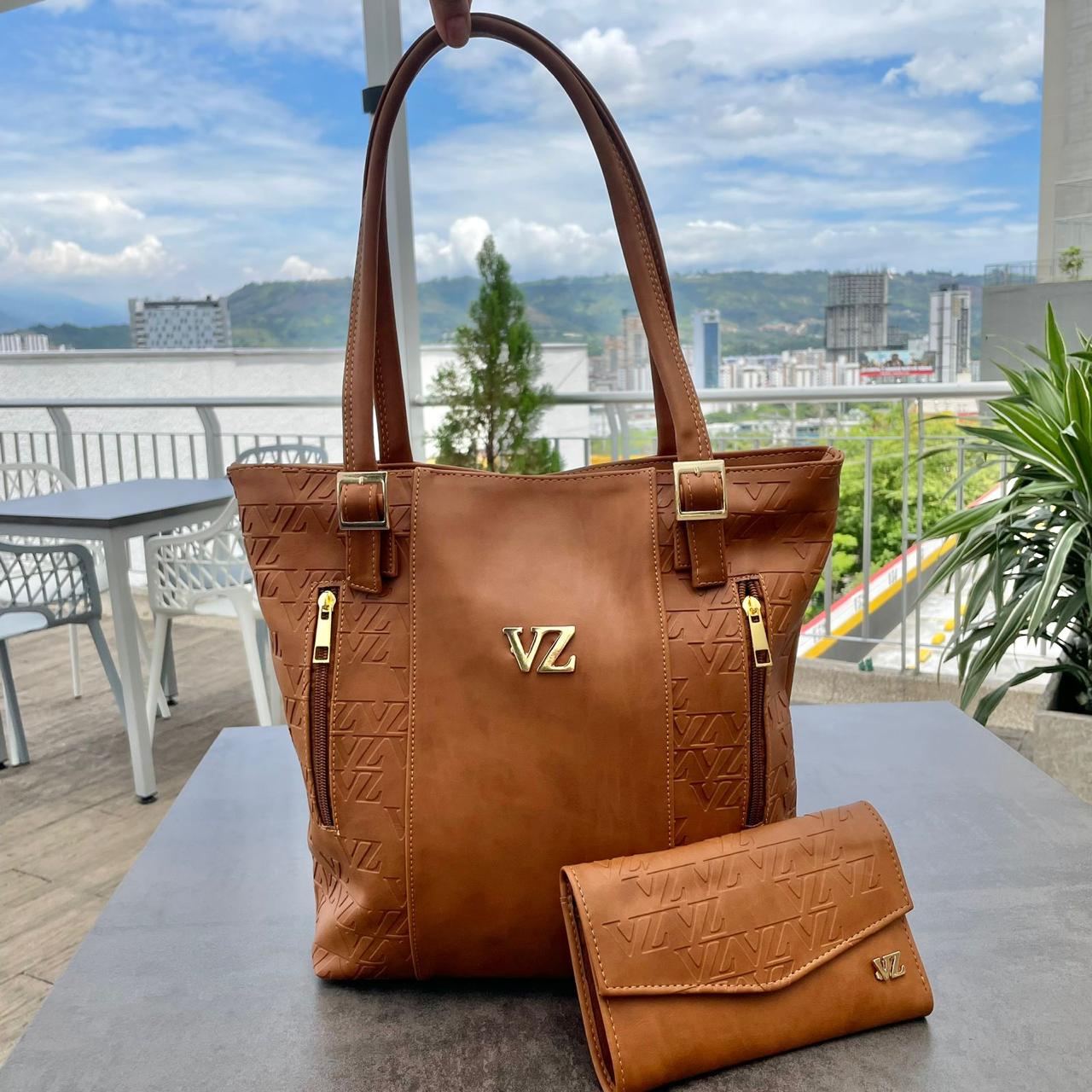 DUO DAMA BOLSO DE MANO Y BILLETERA VELEZ